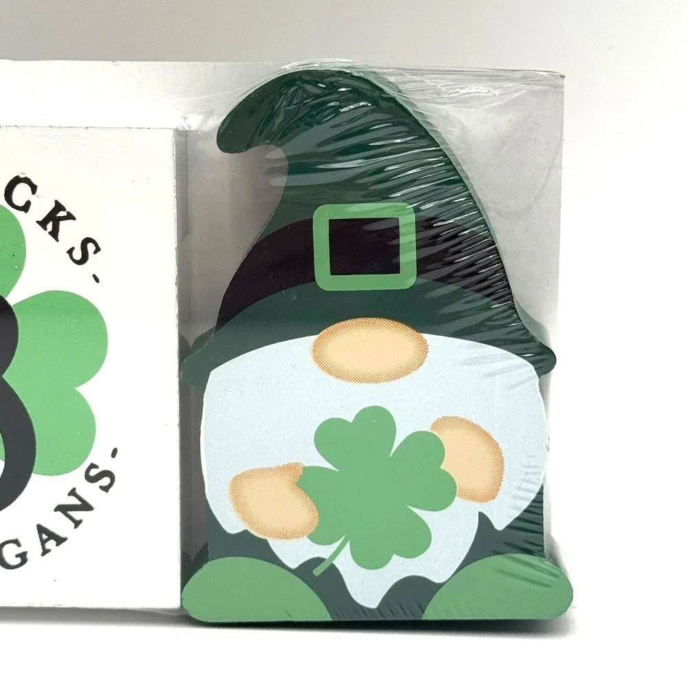 TARGET NEW Bullseye Playground St. Patrick's Day‎ Wooden Signs Set of 3 & Towels